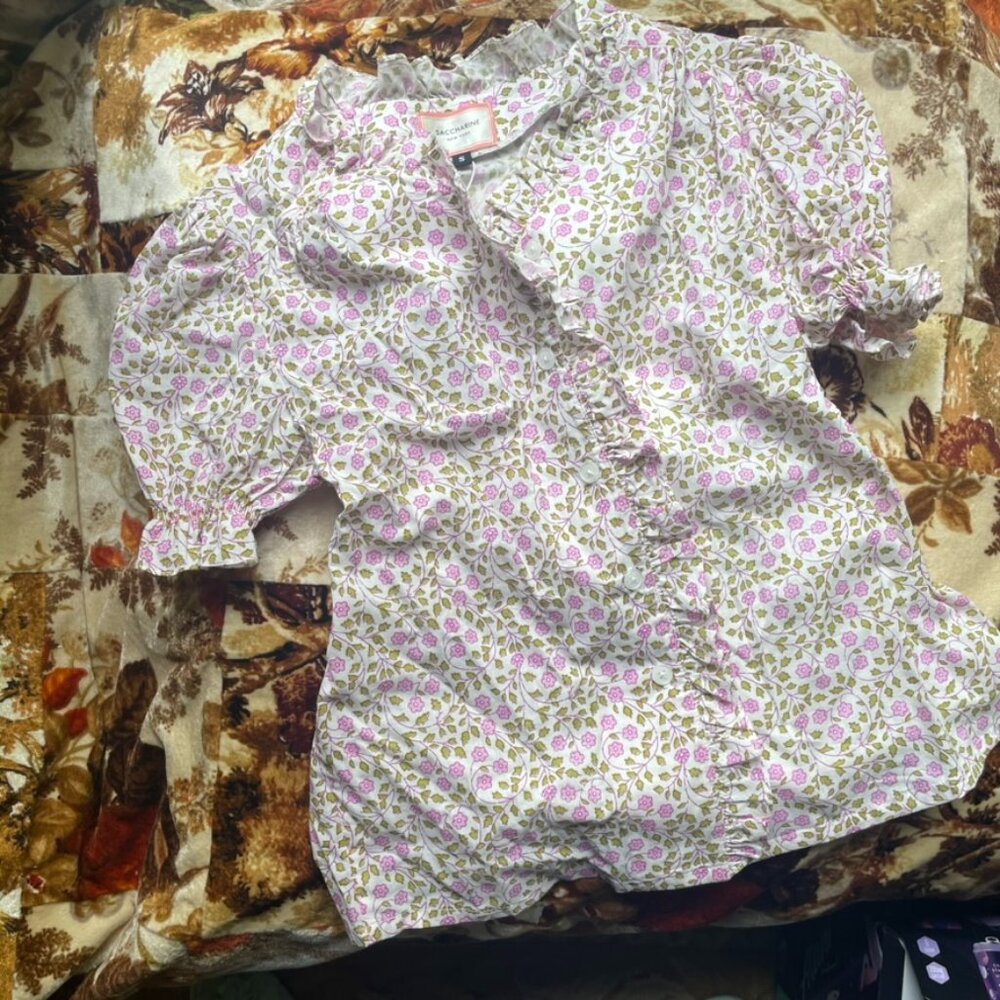 NWT ditsy floral cotton short sleeve ruffled button up blouse